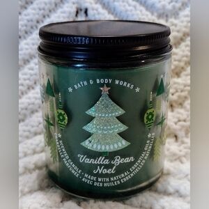 Bath & Body Works VANILLA BEAN NOEL Single Wick Scented Candles 7oz
